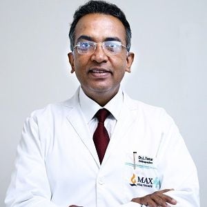 الدكتور ل. تومار